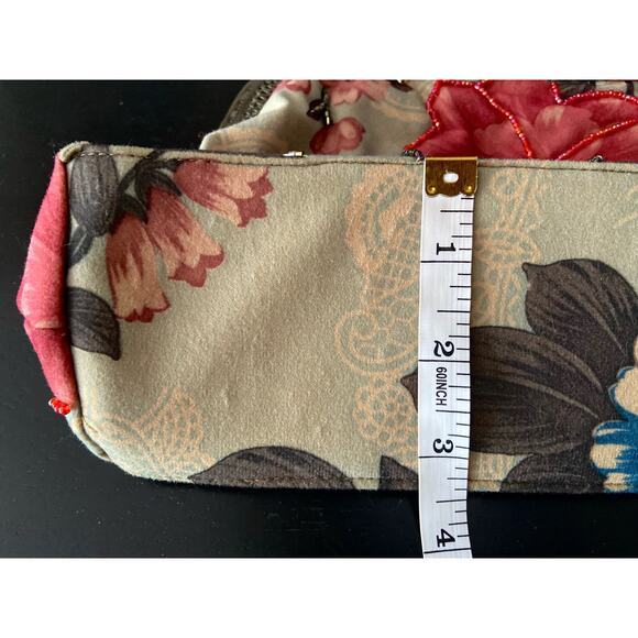 Vintage Floral Handbag w/Chain Strap & Mother-of-Pearl Trim - Picture 13 of 16